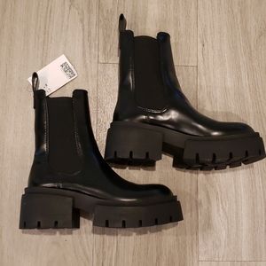 H&M Black Lug sole Chelsea Boot sz US 4 EUR 35